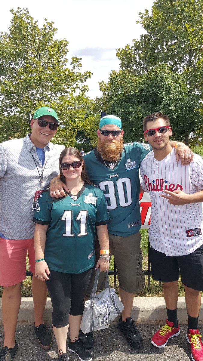 KKayros's tweet image. #975fanfest #londoncontest