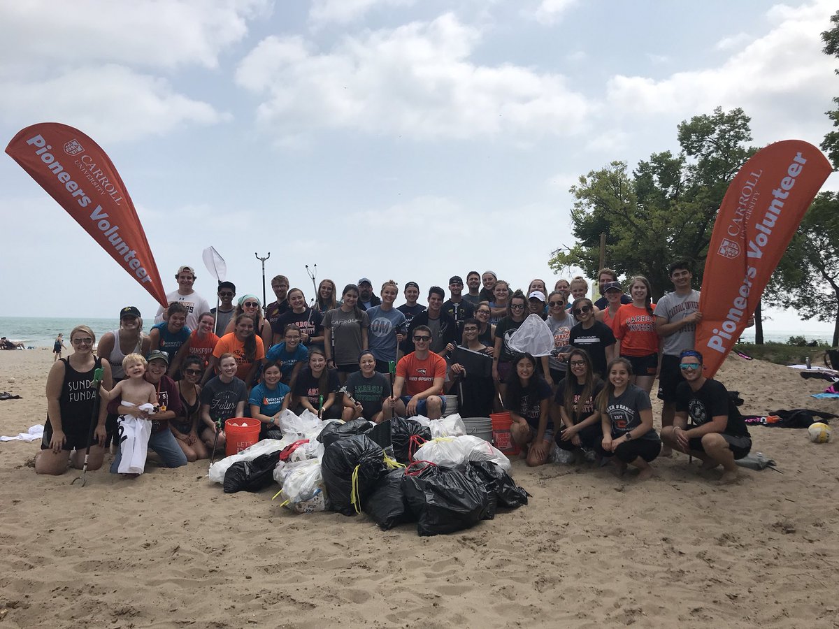 Thank you <a href="/carrollu/">Carroll University</a> RA and OM volunteers! Bradford Beach is much cleaner and safer because of you! #PiosVolunteer