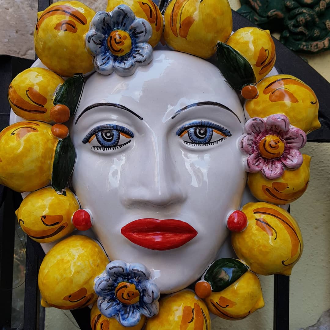 BXgiovanni's tweet photo. #bella #belle #unike #fantastiche #testedicaltagirone da #appendere la trovi su https://t.co/wOR3bPT6JF o a Taormina in via Bagnoli Croci 26 πππ https://t.co/rxoVFF7w3w