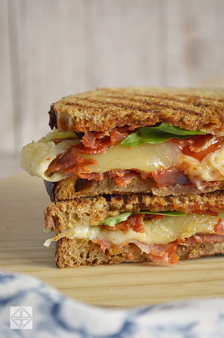 TheRustikBakery's tweet photo. ¿Algo rapidito para cenar? Este #sándwich de chorizo, queso y albahaca es ideal. @2breadslices https://t.co/ndFFGkjWhW https://t.co/yg8TthaRtM