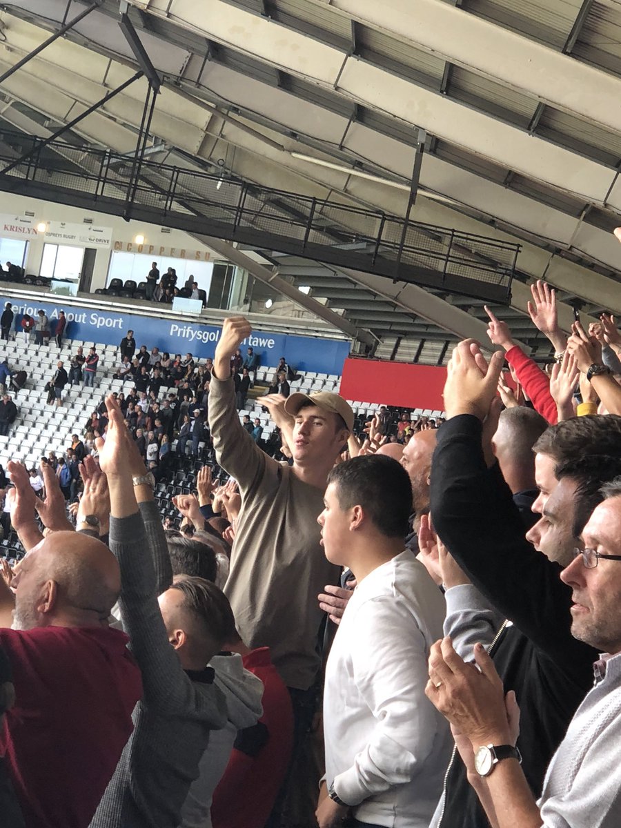BristolOli's tweet photo. Great road trip @MattParsonsBCFC @BristolCity #swabri #SWAvBRC https://t.co/cE4pwUpuRT