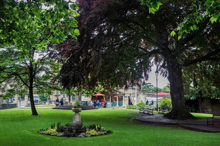 JanetCaff's tweet photo. Come and see us at ‘Poppies’ inside the beautiful Westbury Gardens in Wonderful #bradfordonavon @BoATownCouncil @BoATourism @BusinessBoA https://t.co/LWjH0Dda15