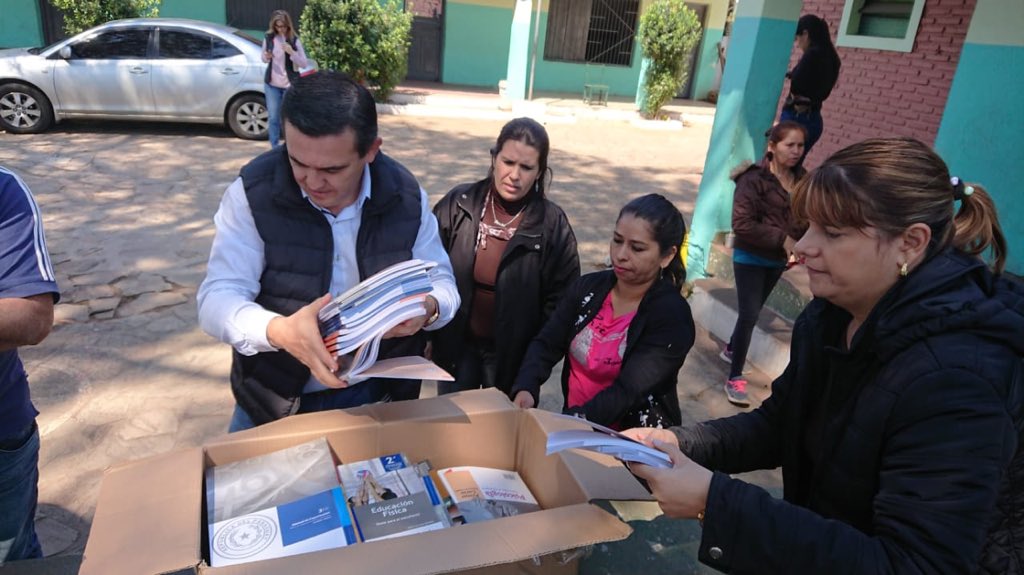petta08's tweet photo. Hoy visitamos la Escuela Maria Felicidad González (zona Terminal Asunción) e hicimos entrega de útiles escolares y otros insumos para  servicios educativos. https://t.co/AEVEXFuunD