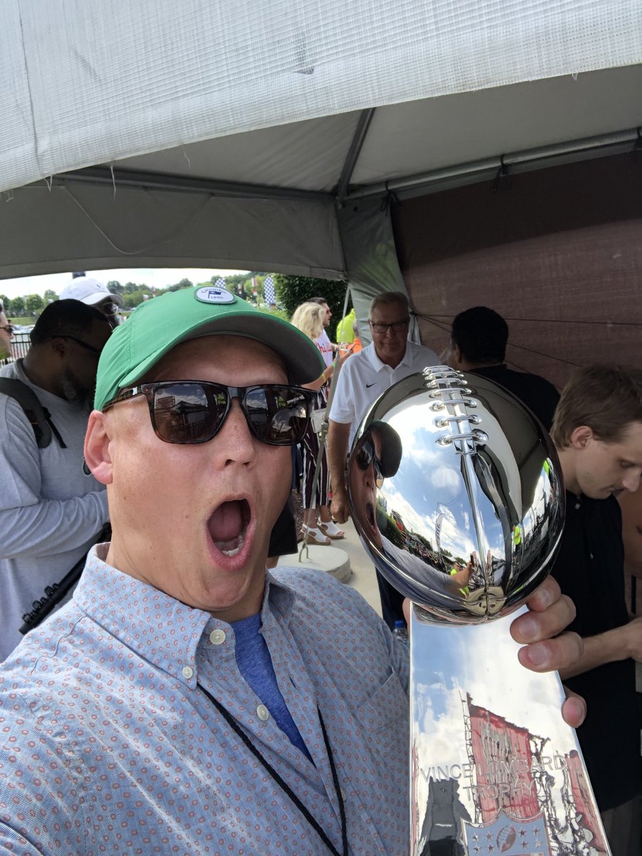 jelynchjr's tweet image. oh hey gorgeous #975fanfest 😍