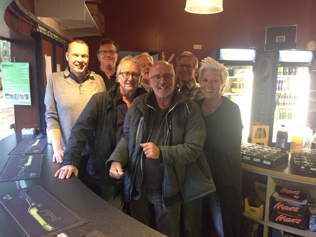 De barploeg van vanavond groet u! #geniet #zen #wende <a href="/kersouwe/">kersouwe</a> <a href="/wendesnijders/">wende</a>