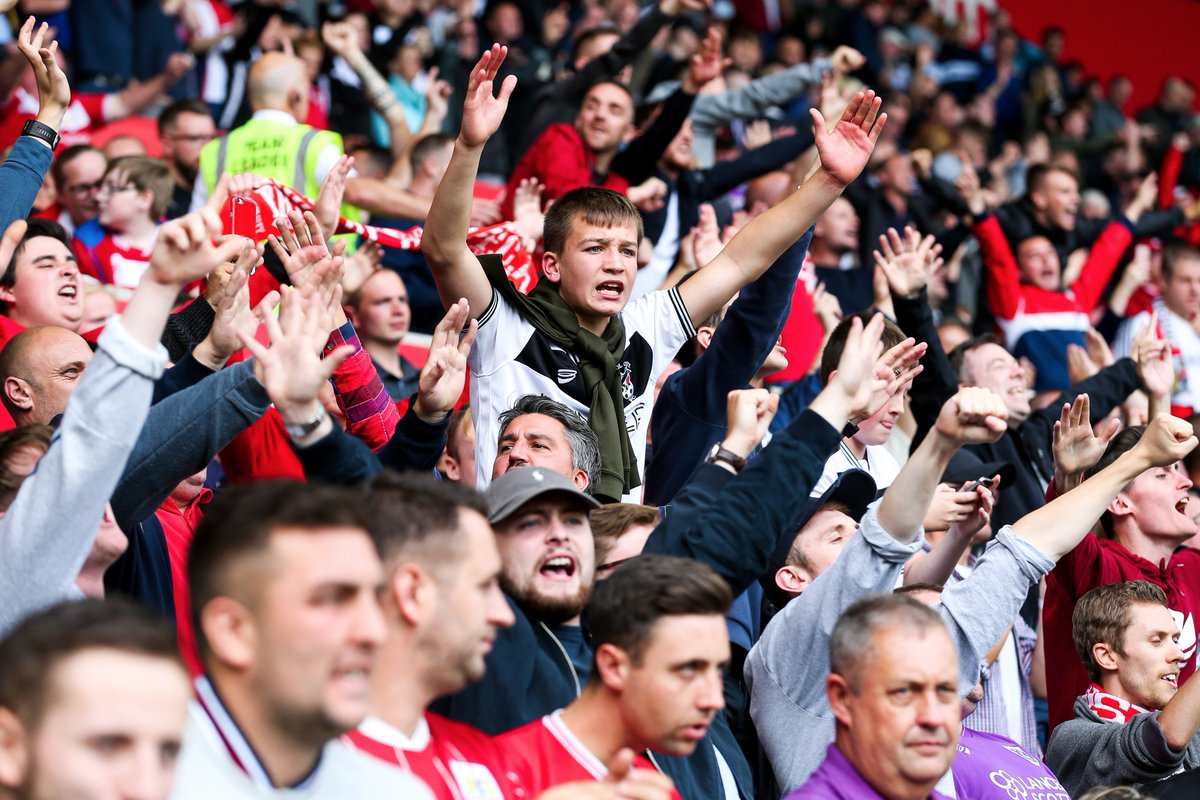 BristolCity's tweet image. Fan-tastic support! 🎶

#SWAvBRC