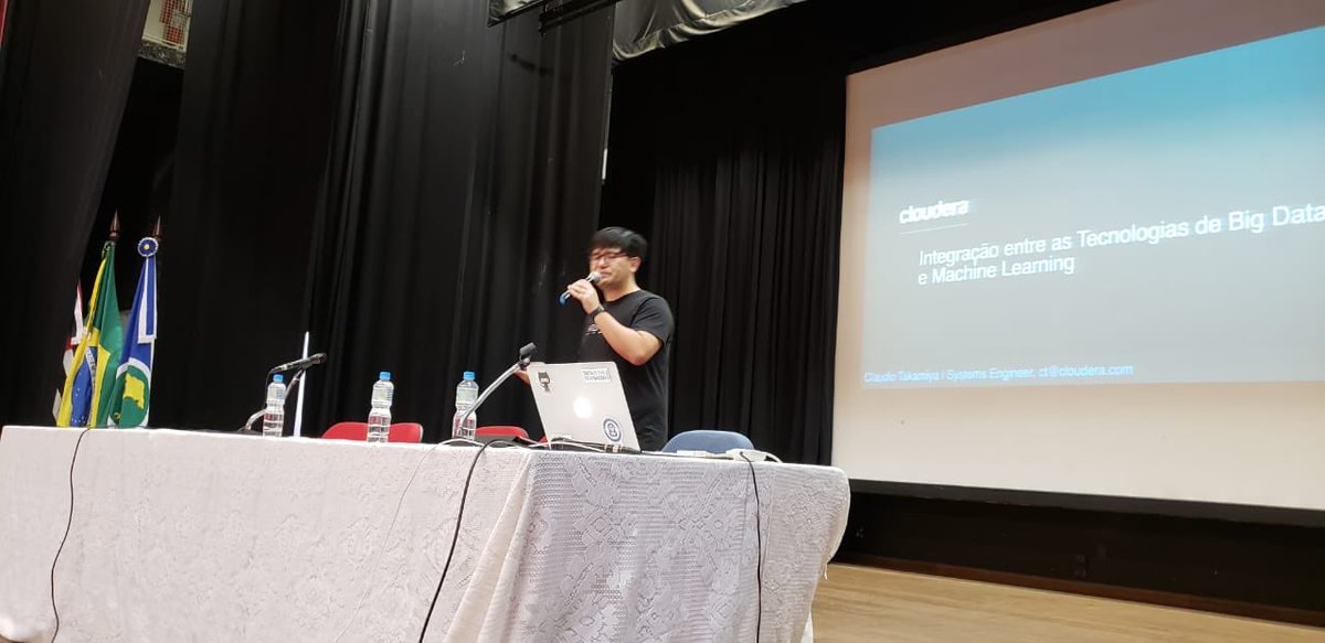 fabiovelloso's tweet image. “Integração entre as tecnologias de Big Data e Machine Learning” com @claudio_seidi  no 17 É dia de Java @soujava @eDiaDeJava @ufscaroficial #java #soujava #ufscar @cloudera