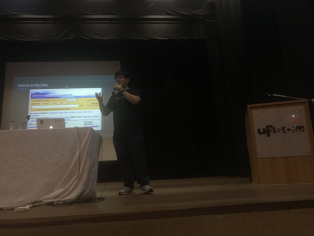 fabiovelloso's tweet image. “Integração entre as tecnologias de Big Data e Machine Learning” com @claudio_seidi  no 17 É dia de Java @soujava @eDiaDeJava @ufscaroficial #java #soujava #ufscar @cloudera