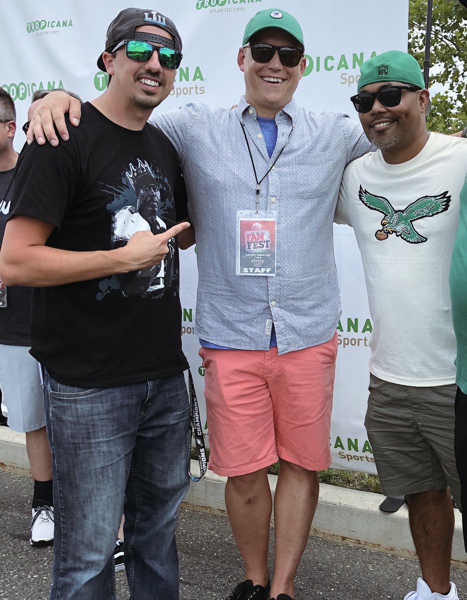 4thandJawn's tweet image. We’re here! #975FanFest 

@shandershow @jelynchjr @jasonmyrt @NatalieEgenolf