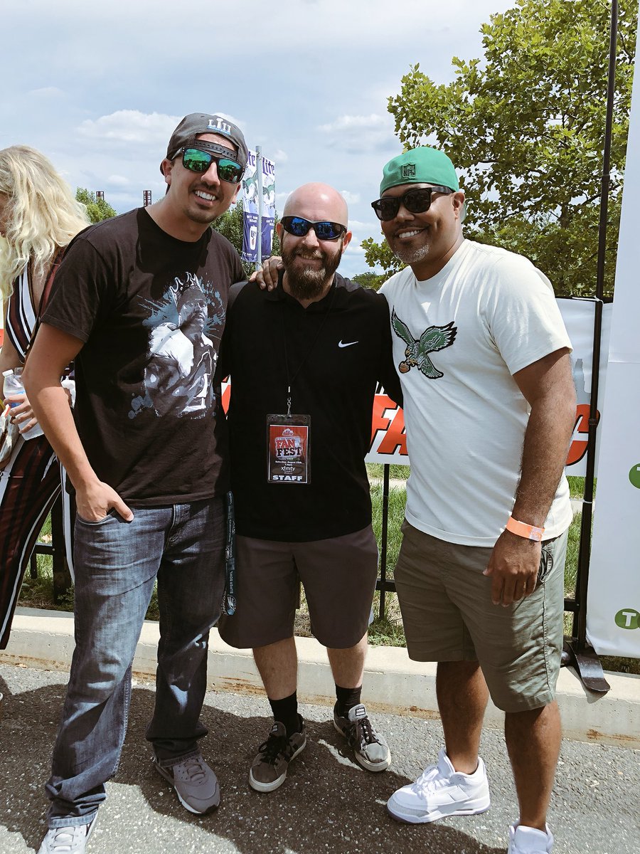4thandJawn's tweet image. We’re here! #975FanFest 

@shandershow @jelynchjr @jasonmyrt @NatalieEgenolf