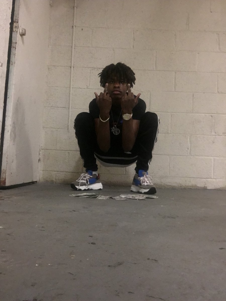 bighomieejayy's tweet photo. Ain’t living my best life but life getting better*** 😝💫 https://t.co/qgx8a71MhO