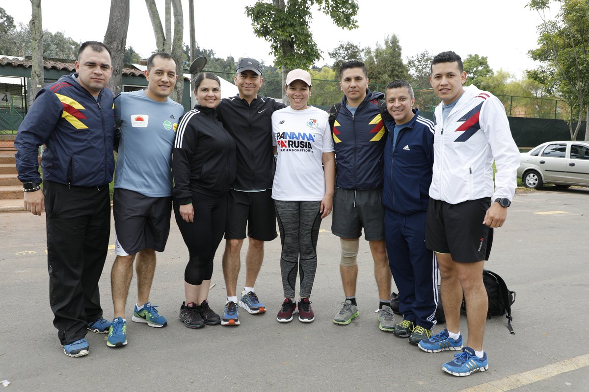 PosgradosPonal's tweet photo. #RunningESPOL el deporte es salud y promueve un mejor policía @migracionpanama @PoliciaColombia
#DejaTodoPorAlguienMas #ElGustoDeAyudarNosAcerca 🎖️ https://t.co/iHEUsBfdZY
