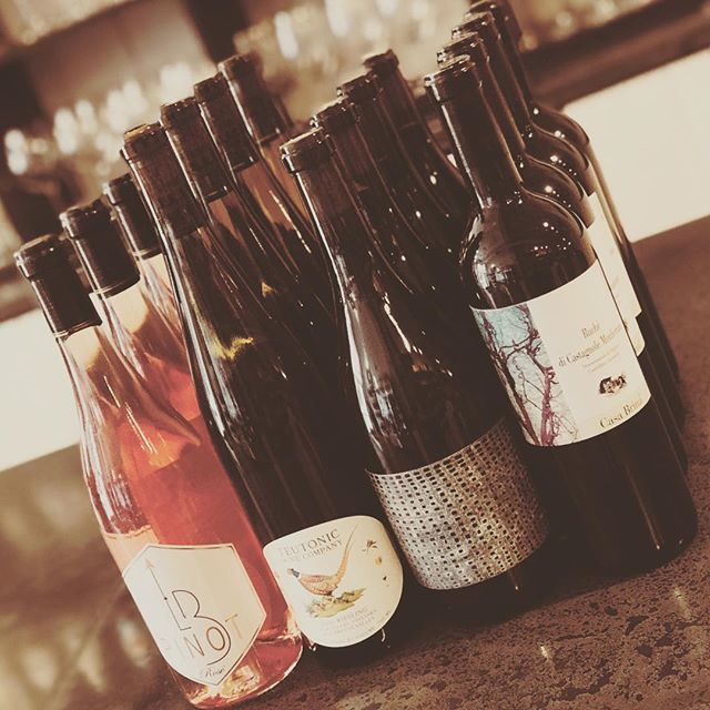 corkopolis's tweet image. Tasting some fun and funky fresh arrivals from France, Oregon, California and Italy RIGHT NOW. $10 flight available until 5pm. Come get you some #datjuice #nattywine ift.tt/2MOfYxB