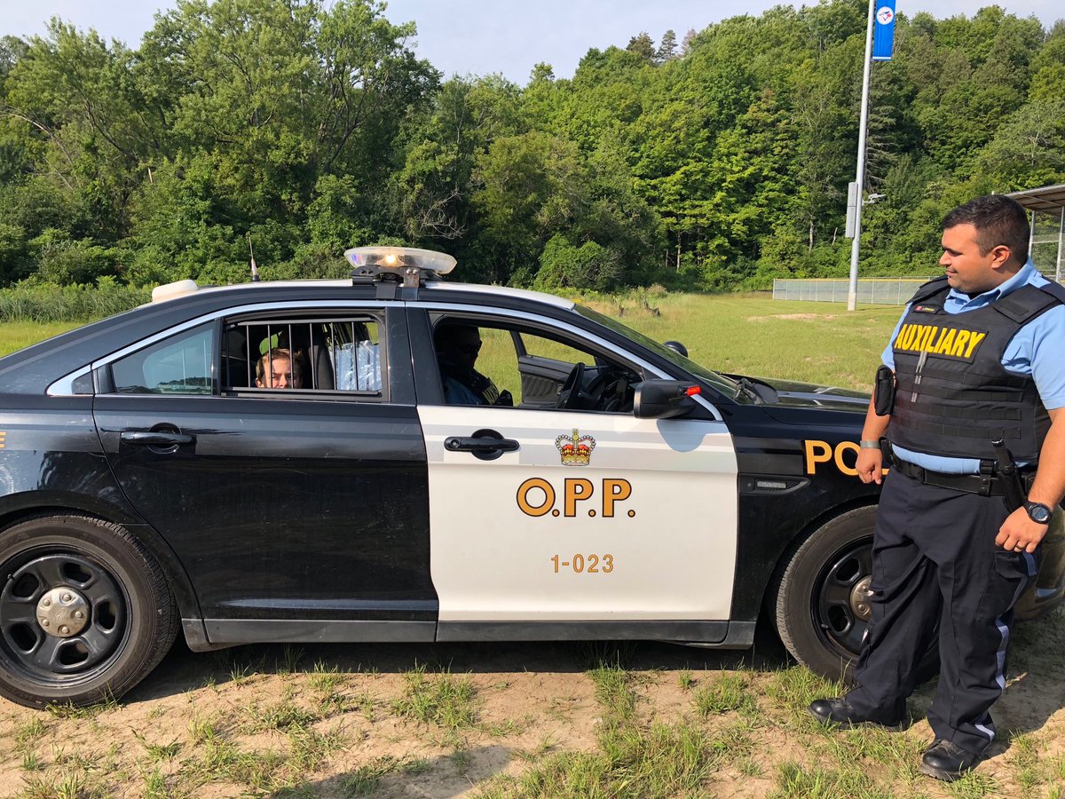 FTempioHillier's tweet photo. Thanks to the ⁦@YourCaledon⁩ ⁦@OPP_GTATraffic⁩ and the Bolton ⁦@KofC⁩ for supporting our ⁦@JaysCare⁩ ⁦@Cald_Challenger⁩ ⚾️ Closing Day!!!  It really does take a village...  Hey...wait a minute...is that my #unstoppablekid in the back? 😳😂 https://t.co/PFeHf4OEum