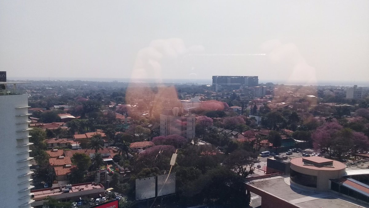 FranMarketPy's tweet photo. Curso de #CommunityMánager. Vista panorámica del edificio #WordTradeCenterAsunción. https://t.co/5b3eORAPtP