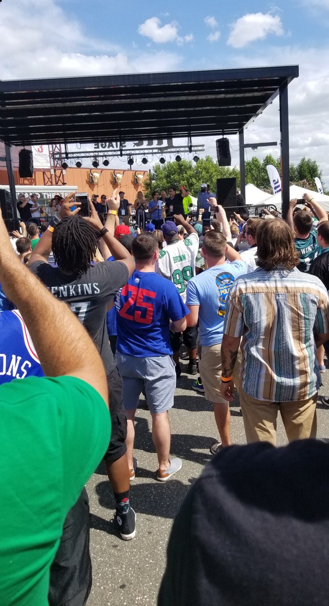 RobinT1166's tweet image. 😍😍 #975FanFest  ,#LondonContest