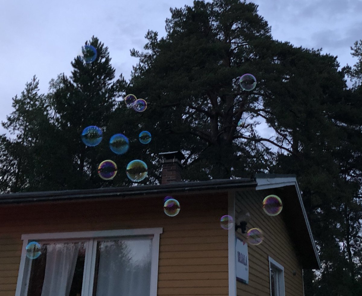 VectoramaLAN's tweet photo. Vectoraman järjestäjät viettävät hyvin ansaittua virkistysiltaa. Kiitos kaikille orgeille <3 #vectoramalan #vectorama https://t.co/U6mGNBtBW5