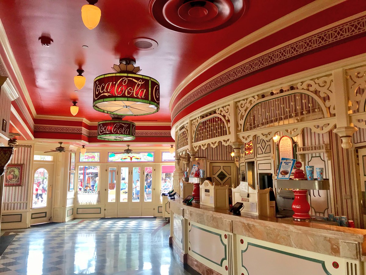 heartdisney10's tweet photo. Appreciating all that is #Disneyland 💕
#Disney #Marceline #MainStreetUSA #GoldenHorseshoe
#RefreshmentCorner https://t.co/M7dFWLWKrg