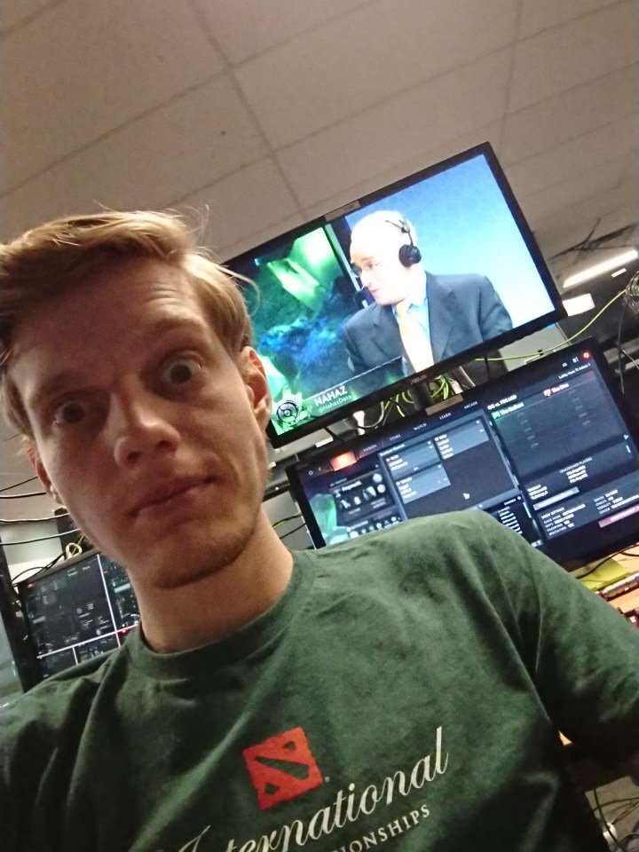 JJLiebig's tweet image. Tfw observing finals #TI8