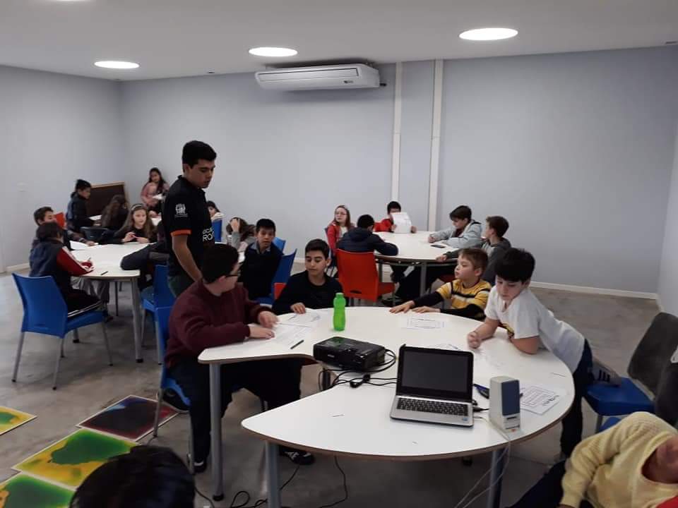 RedMakerMis's tweet image. #MakerJunior 👉 Ciberseguridad e Introducción a la programación a través de algoritmos 👌😄
#EscuelaDeRobotica #Misiones