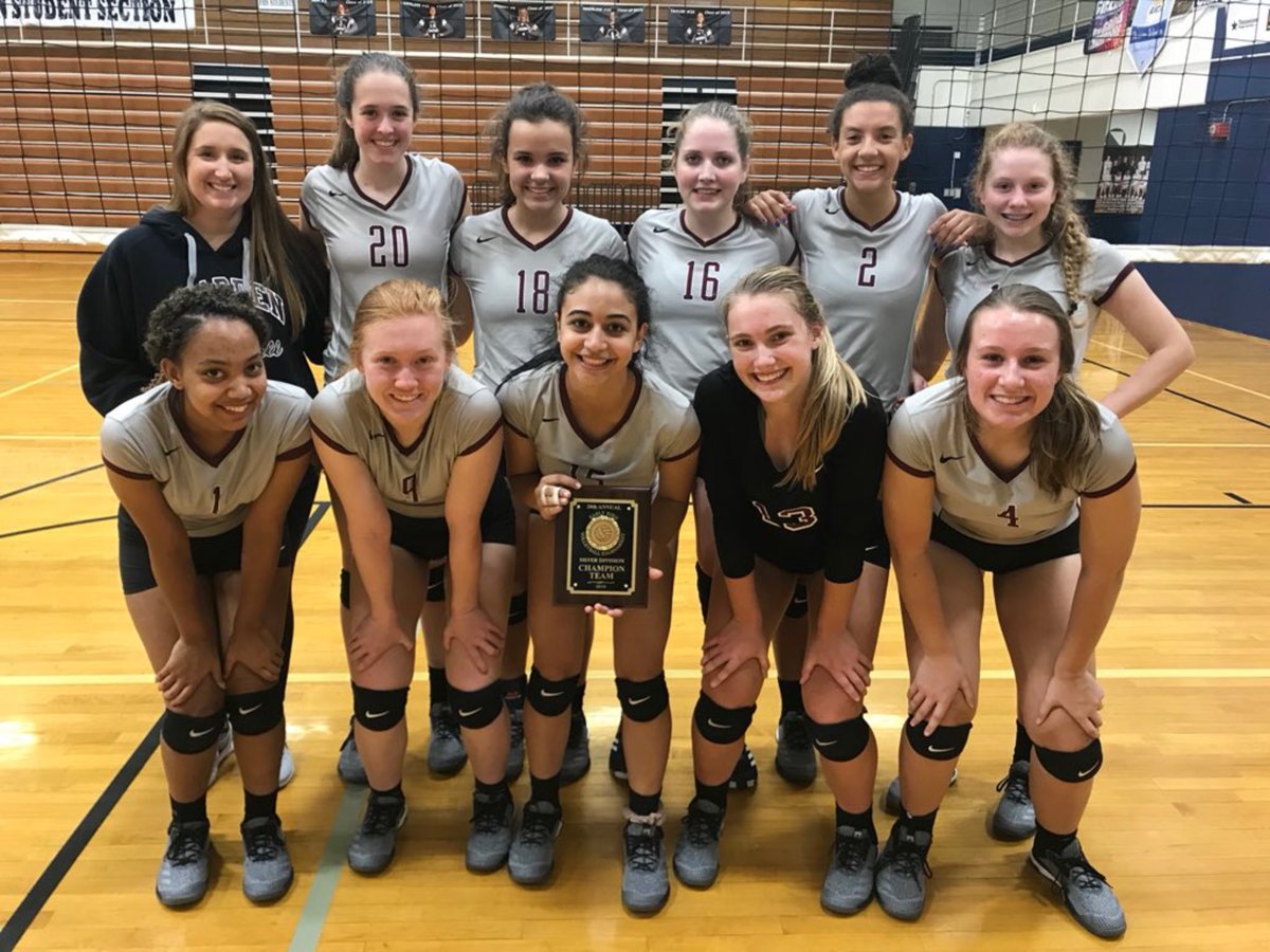 Congratulations to Head Coach Erin Biddle and the Bearden Volley Dogs on a great performance this weekend and a terrific start to their 2018 season! 🏐🐶🏐
BHS now 9-4 overall 🏐