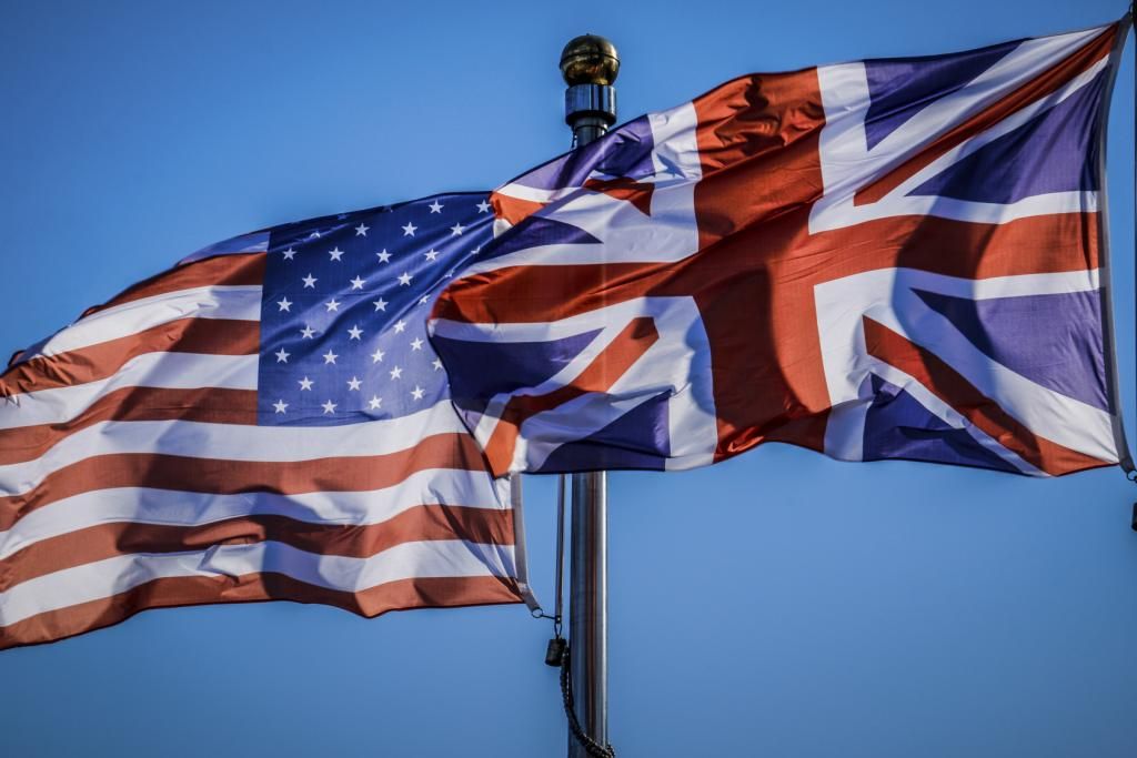 looprank's tweet image. American English vs British English: what should your company use? buff.ly/2eZkUfS by @WeAreArticulate #content