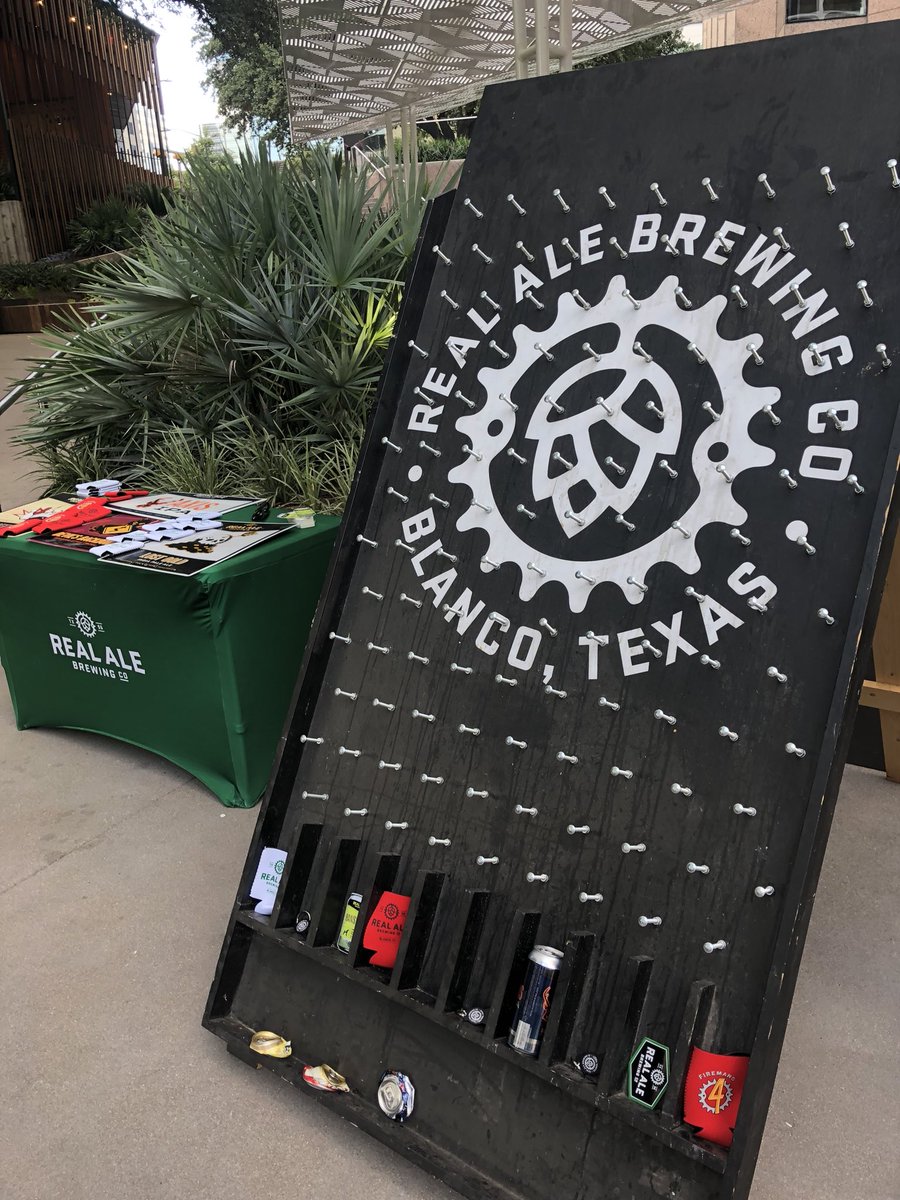 RealAleAustin's tweet image. Fancy yourself a Corn Hole champion?! Come test your skills at @faregroundatx at their “End of Summer” party’s in the garden... even if you suck at Corn Hole, everyone wins in Real Ale Plinko! Come hang, rolling til 8:30pm.