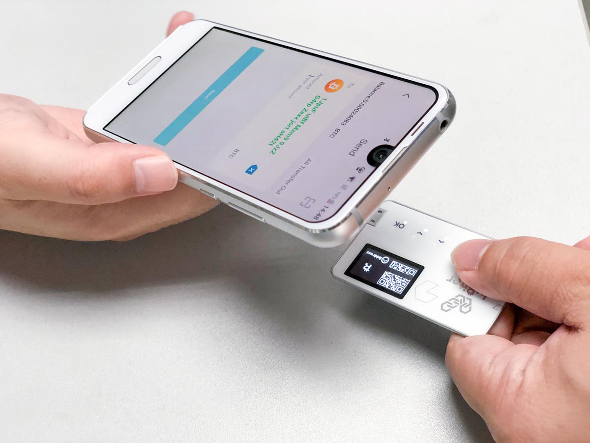 equitybaseCo's tweet image. We are launching our cryptocurreny hardware wallet in nov for $78. 

First 10k units will be free after activiation, pre-order begin in 1 week

#freecryptowallet #equitypay