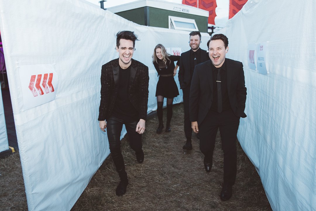 PanicAtTheDisco's tweet photo. Started from the bottle now we're here. Reading that was beautiful, thank you #prayforthewicked 📸- @jakechams https://t.co/RxDDSIX8yR
