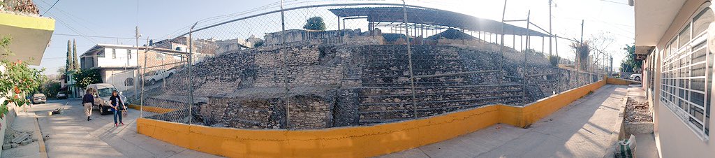 el_ruinero's tweet photo. #ZonaArqueológica #Pezuapan #INDECO #Chilpancingo #Guerrero #filiación #Tolteca #basamento #arcofalso impresionante estructura de características palaciegas emplazado a cielo abierto en las inmediaciones de Chilpancingo la capital de Guerrero #ArqueologíaMexicana #pirámide #arte https://t.co/d4QjEevJUA