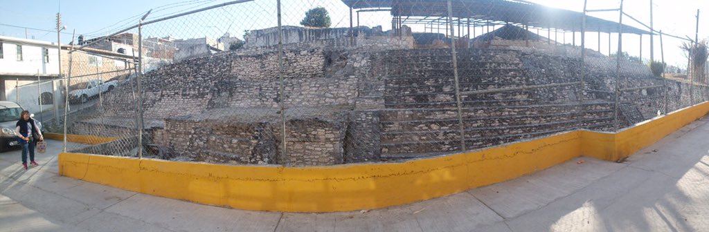 el_ruinero's tweet photo. #ZonaArqueológica #Pezuapan #INDECO #Chilpancingo #Guerrero #filiación #Tolteca #basamento #arcofalso impresionante estructura de características palaciegas emplazado a cielo abierto en las inmediaciones de Chilpancingo la capital de Guerrero #ArqueologíaMexicana #pirámide #arte https://t.co/d4QjEevJUA