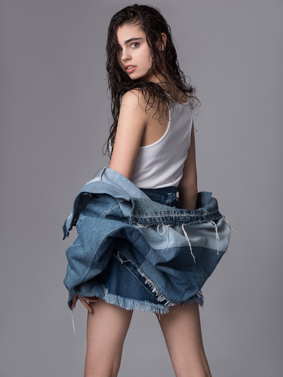 cocorocha's tweet image. Some of the gorgeous girls in our first ever #cocorochamodelcamp last week! Over a few days we taught pose, runway, and the expectations vs. realities of the industry. We also shot portfolio images I felt they were missing. Want to join us next time? cocorochamodelcamp@gmail.com