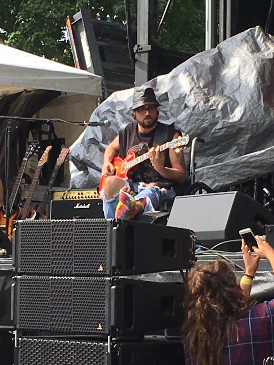 Neither the rain OR a broken foot can stop <a href="/DeltaStoneBand/">Delta Stone And The Wardogs</a>  from getting things started at <a href="/bluesfestldnont/">LondonBluesfest</a> !!