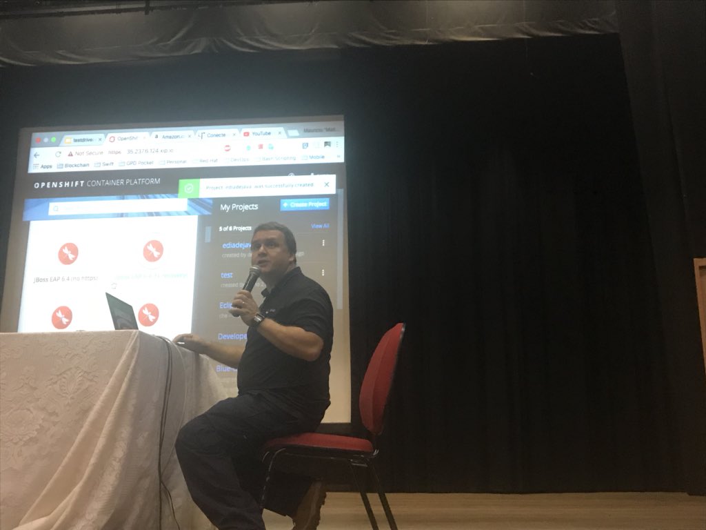 fabiovelloso's tweet image. “Kubernetes na prática”  com @maltron no 17 É dia de Java @soujava @eDiaDeJava @ufscaroficial #java #soujava #ufscar