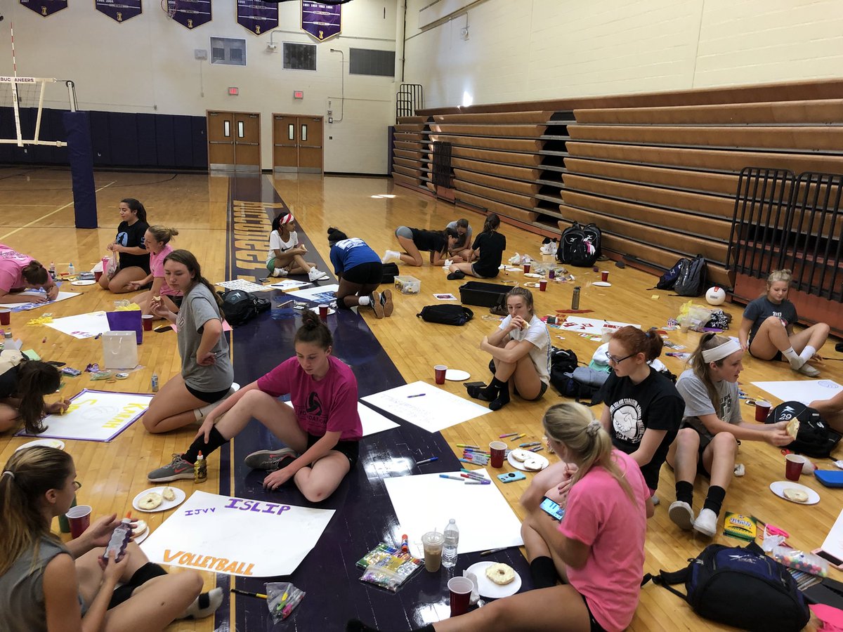 IslipVolleyball's tweet photo. Getting our gym decorated for our season opener scrimmages next week! #bigandlittlesisters #ivbfam #islippride ππ https://t.co/MAROpAnrJe