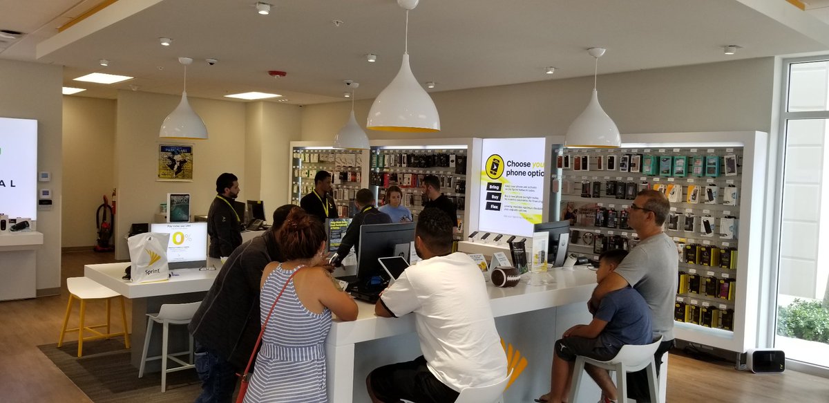Cmovingforward's tweet photo. 6 lines from Verizon closed at 5132 @rfuent03 https://t.co/00yEymccw0