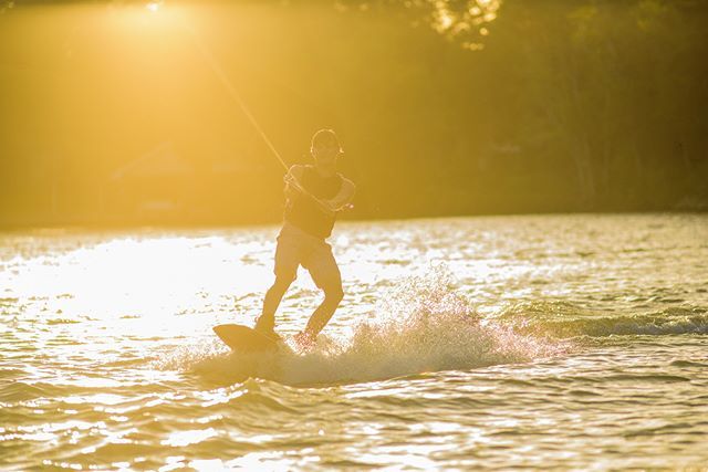 LakeLifeService's tweet photo. #lakelifeserice #lakelife #wakeboard #lakeplacid #sunset https://t.co/Gzu5gY4shM https://t.co/1PtbRXRhbw