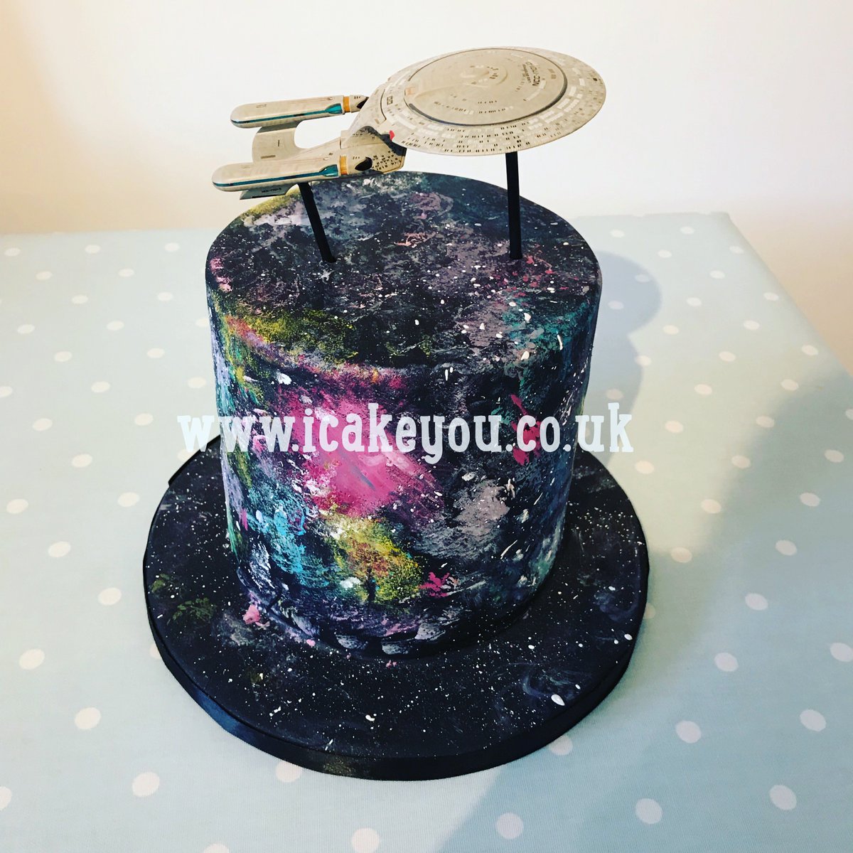 Live long and eat cake 🖖🏼