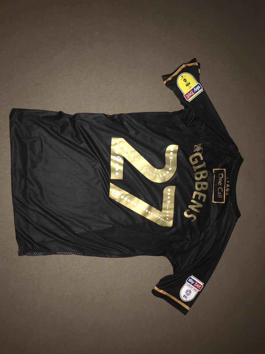 lewis_gibbens's tweet photo. Absolutely buzzing to make my full league debut for @mansfieldtownfc today, a day to remember 💛💙 https://t.co/yxzp5MiDyF