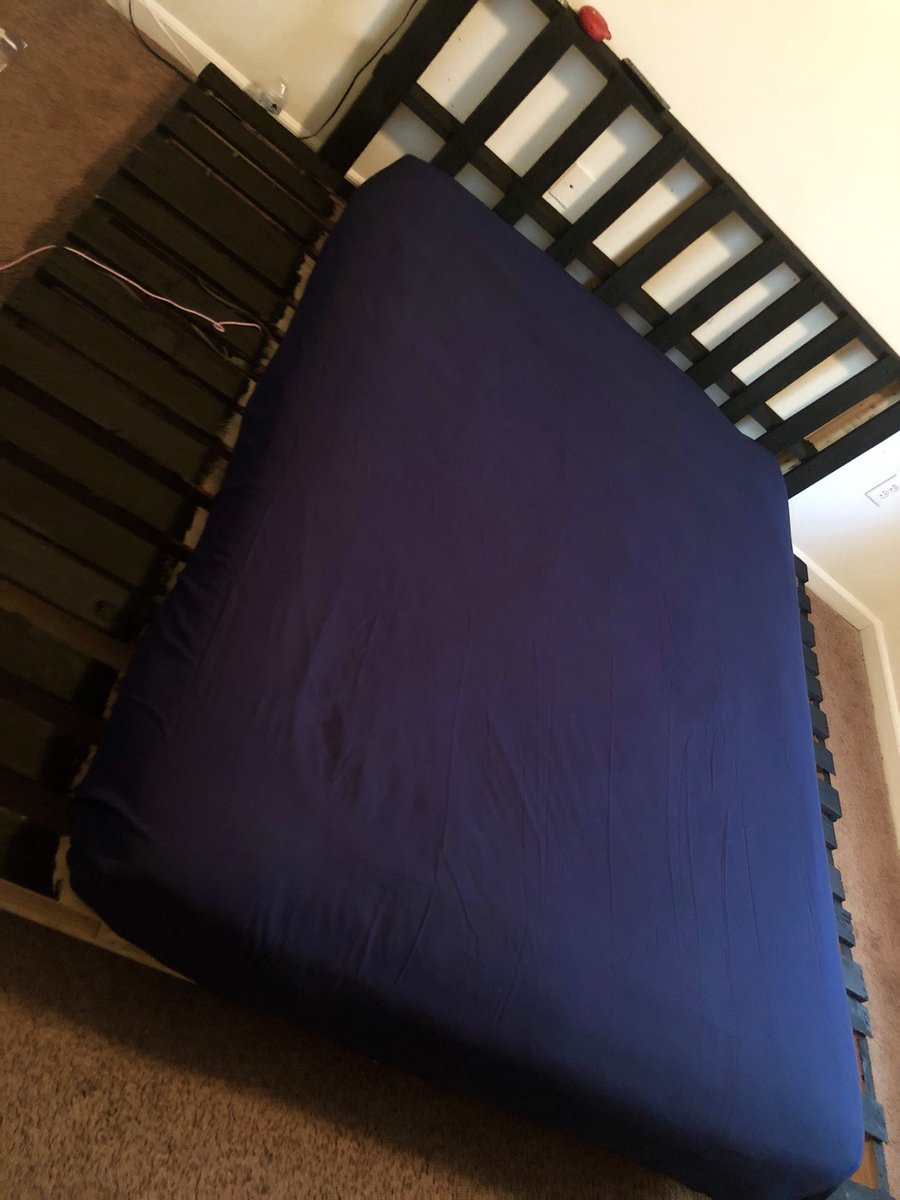 ohthatsdking's tweet photo. Decided to Do Something Creative 🎨💯🤟🏾🔥 #PalletBedFrame #Art #BedArt https://t.co/CptiiwUfM0
