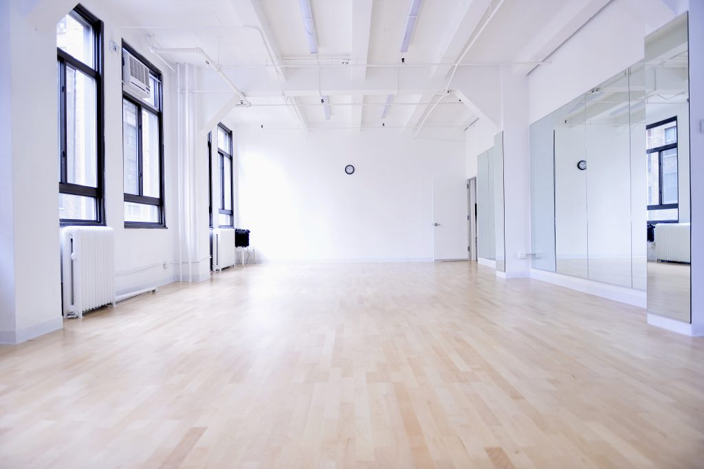 uscout_com's tweet image. What up New York? We have a new listing for you! This bright space is ideal for rehearsals, auditions, casting calls, and performing arts classes. But also available for private parties, birthdays, showers, meetings, lectures, conferences, and studio showings. #NewYork #Uscout