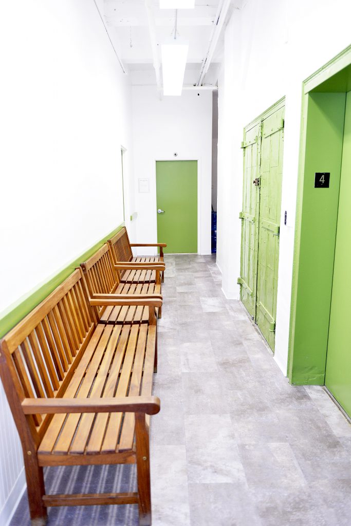 uscout_com's tweet image. What up New York? We have a new listing for you! This bright space is ideal for rehearsals, auditions, casting calls, and performing arts classes. But also available for private parties, birthdays, showers, meetings, lectures, conferences, and studio showings. #NewYork #Uscout