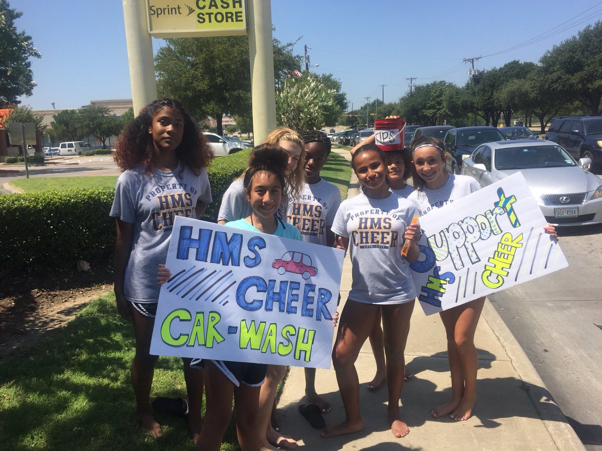 MrsQ_HMS's tweet image. @HeritageBroncos Cheerleaders washed cars together today at 7-Eleven to raise funds!  #thebroncoway #HMSBroncos #GoTeam