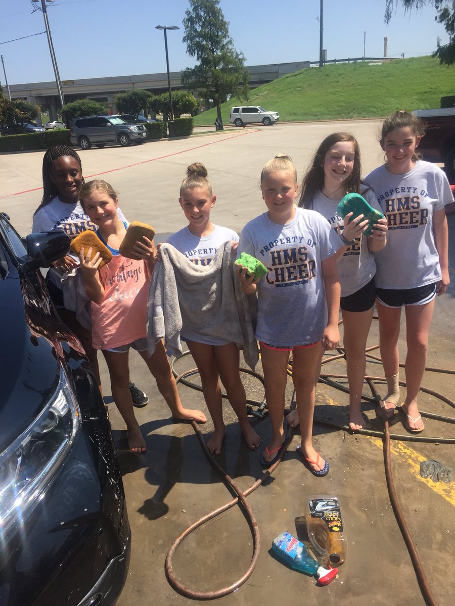 MrsQ_HMS's tweet image. @HeritageBroncos Cheerleaders washed cars together today at 7-Eleven to raise funds!  #thebroncoway #HMSBroncos #GoTeam