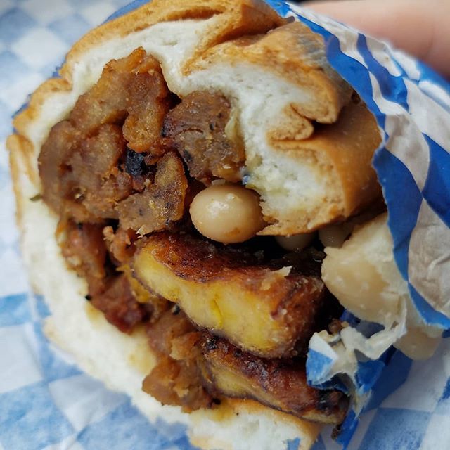 Billie_Badger's tweet photo. Thank you @sumaqvegan for the #bomb ass vegan sandwich! Also shout out to @vegandonutgelato for allowing an awesome Latino vegan pop up to cook outside your spot. #nofilter #veggielife #healthyasfuck #deliciousasfuck https://t.co/3emaERduB2 https://t.co/HdEFGwLbGm