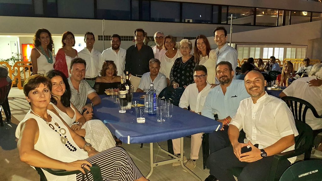 DavidDiezH's tweet photo. En las fiestas de Sant Agustí y Cala Major, concierto solidario de @JaimeAnglada #CalaNova #Mallorca #FeimPPartit https://t.co/u6g3vd2EkC