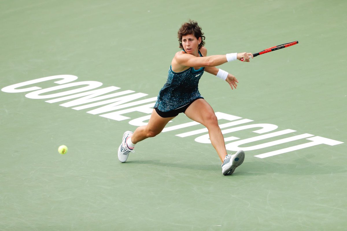 connecticutopen's tweet image. #SuarezNavarro is fighting hard to stay in the #CTOpenTennis final. Trailing 1-6 3-4 she breaks back for 4-4 to keep her title hopes alive.