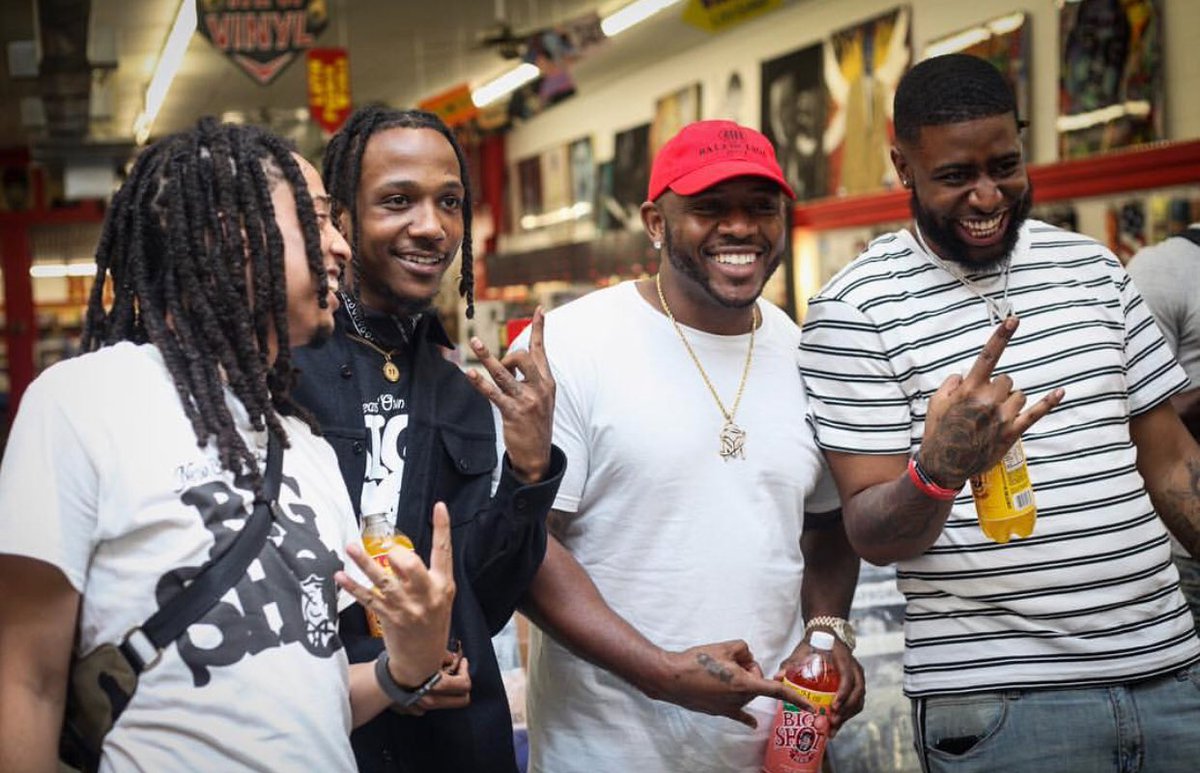 youngmoney's tweet photo. Pop up at Peaches #YM
#BigAmounts out now π₯
#KillMode2 out now π
#LilWeezyanaFestival βοΈ https://t.co/pGdRc6qmZQ