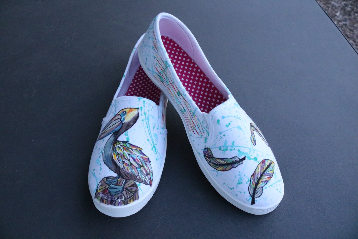 ChiantiDesigns's tweet photo. Favorite pair yet #shoes #custom #pelican #bird #painting #colorful #create https://t.co/uxlNpShXv4