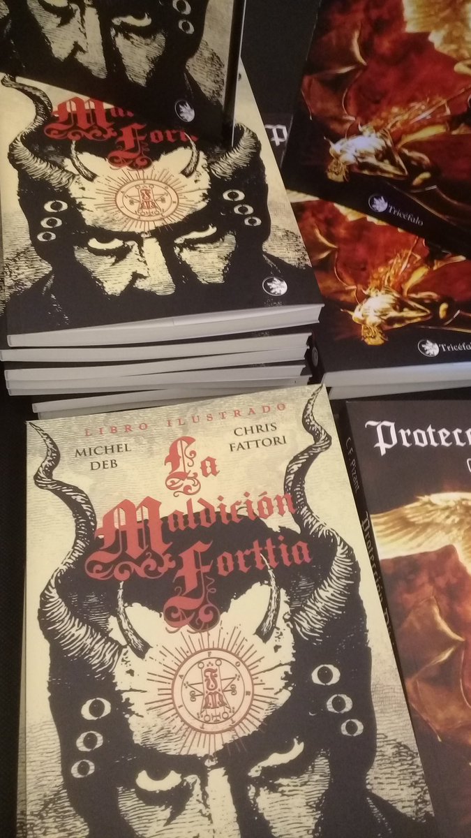 CAReyesG's tweet photo. Busca los libros de @AureaEdiciones1 en #Monstercon2018 en @BibliotecadStgo y habla con @ha_riquelme @M2Kaiser https://t.co/mhw4r4khHA